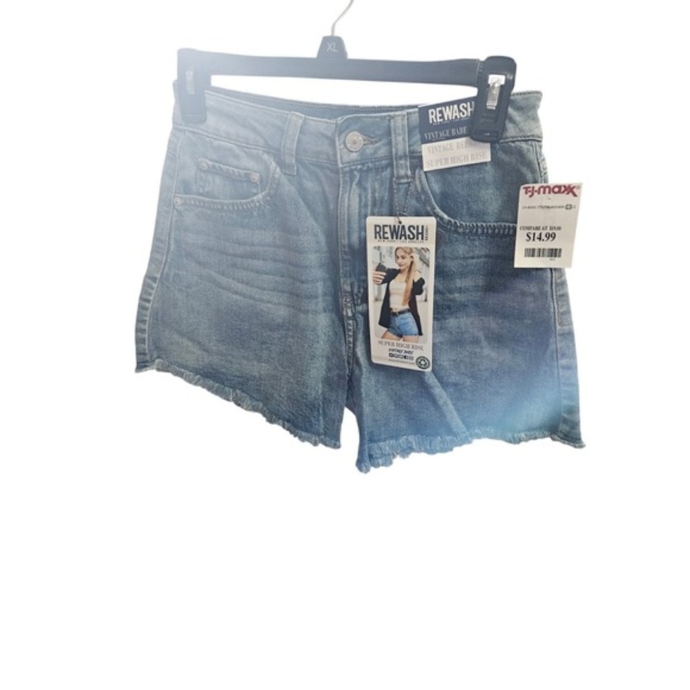 REWASH Vintage Babe Super High Rise Frayed Hem Denim Jean Shorts‎